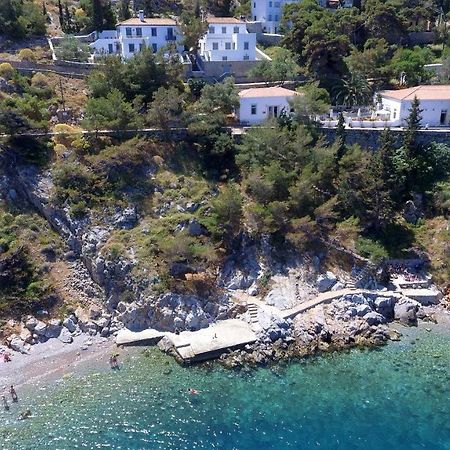 Douskos Beach House Lägenhet Hydra  Exteriör bild
