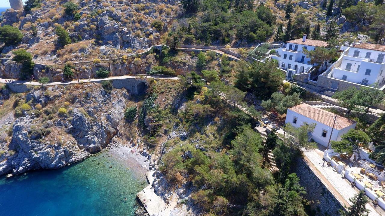 Douskos Beach House Lägenhet Hydra  Exteriör bild